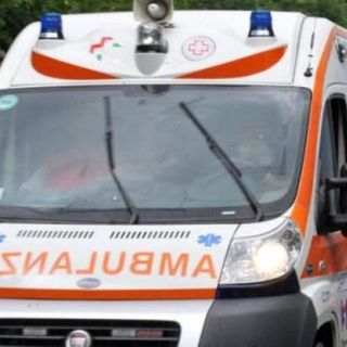 Incidente a Cantello prima di mezzogiorno: coinvolta una donna, soccorsi in azione in codice rosso