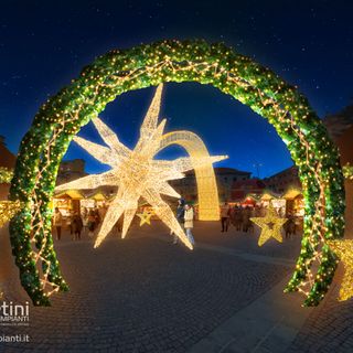 Un rendering di come verrà allestito il centro Varese. In basso foto di gruppo dopo la conferenza di stamattina Un rendering di come verrà allestito il centro Varese. In basso foto di gruppo dopo la conferenza di stamattina