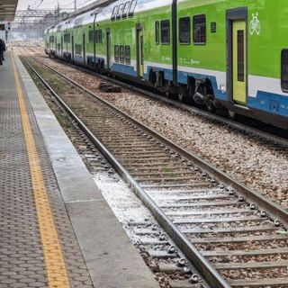 Ancora in gravi condizioni il giovane travolto da un treno a Saronno. Continuano le indagini della Polfer