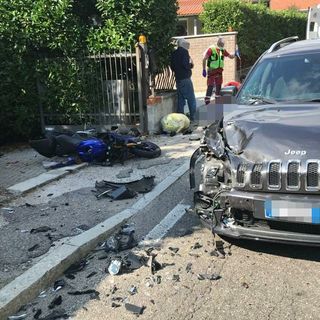 Scontro tra un'auto e una moto in via Campigli, ferito motociclista di 16 anni Scontro tra un'auto e una moto in via Campigli, ferito motociclista di 16 anni