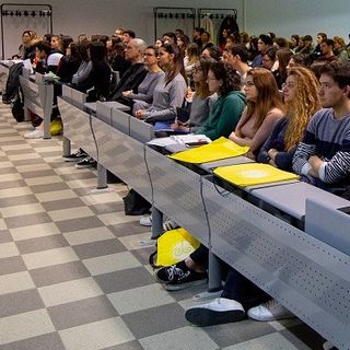 Coronavirus, lezioni sospese per sette giorni nelle università di Varese e Castellanza