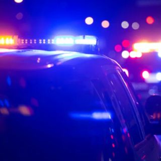 Spaccata nella notte contro la vetrina del negozio di smartphone di via Avegno