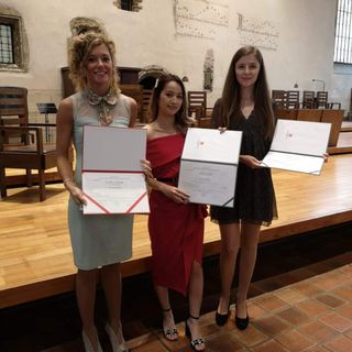 Biotecnologie: le prime tre studentesse laureate a doppio titolo all’Insubria e a Praga