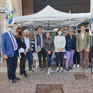 La Lega torna in piazza XX Settembre al fianco dei commercianti: «Riappropriamoci degli spazi» La Lega torna in piazza XX Settembre al fianco dei commercianti: «Riappropriamoci degli spazi»