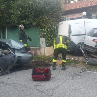 Infinita domenica nera del Varesotto: auto fuori strada e un ferito a Leggiuno