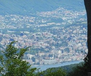 L'Italia chiude, la Svizzera prepara le riaperture dal 22 marzo: dalle terrazze di bar e ristoranti alle manifestazioni all'aperto con 150 persone