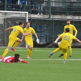 Mamah a terra. Come il Varese (foto Ezio Macchi)