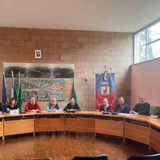 Emanuele Monti alla riunione del Distretto del commercio Ceresio-Tresa.