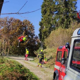 Escursionista in difficoltà al Campo dei Fiori, lo recuperano i vigili del fuoco