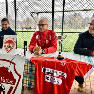 Rossi-Neto, il Varese impara a difendere e a fare gol. «Un passaggio in meno e un tackle in più vinto. Abbiamo 18 squadre davanti, usciamo da questa melma»