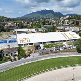 Una visione aerea dell'area del palaghiaccio (Photosport &amp; More)