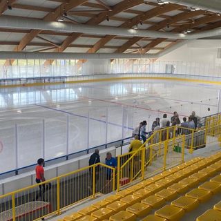 Palaghiaccio, tutte le associazioni a Comune e città: «Abbandonati da un anno, disattese le promesse. Ci siamo dissanguati senza aiuti»