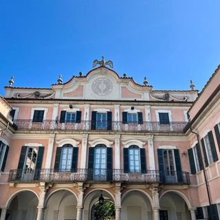 Palazzo Estense si illumina di blu