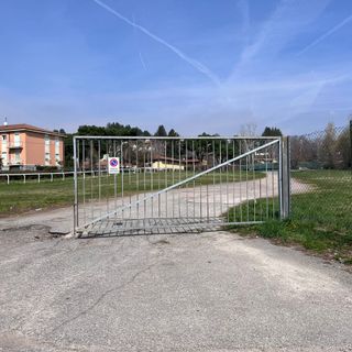 L'area tra palaghiaccio, ippodromo e UnaHotels dove martedì sera è stato impedito a molti spettatori di parcheggiare prima della partita dei Mastini