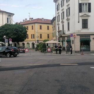 Piazza Beccaria chiusa al traffico venerdì e sabato sera, così come via Vetera