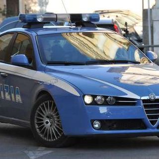 Varese, scippano una donna e la fanno cadere: arrestati dalla polizia