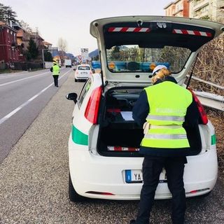 Coronavirus, a Varese più controlli nel weekend. Zanzi: «Tolleranza zero per chi non rispetta le regole, anche  a piedi»