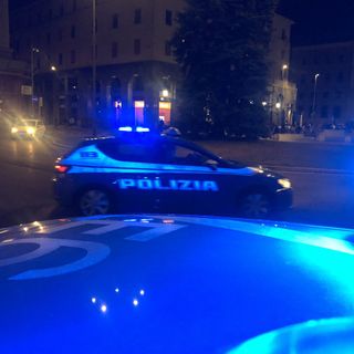 Aggredito a colpi di cocci di bottiglia in corso Moro: grave un uomo, aggressore in manette