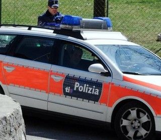 Presunta truffa per l'ottenimento dell'indennità sociale svizzera: in carcere quattro italiani in Canton Ticino