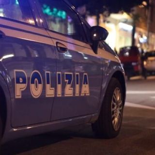 Scoperti mentre tentano di rubare elettrodomestici: un arresto e due in fuga