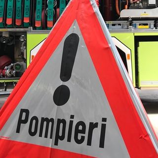 Appartamento in fiamme a Stabio, una persona finisce all'ospedale