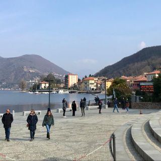 Il lungolago di Porto Ceresio