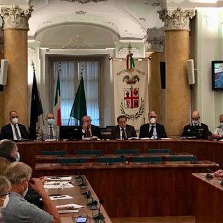 VIDEO Sicurezza pubblica nelle stazioni e sugli autobus: a Varese l’assessore regionale De Corato