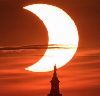 Domani eclissi parziale di sole: si vedrà anche nel Varesotto