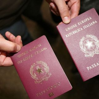 Governo, Bianchi: «Si occupino i Comuni dei passaporti»