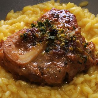 L'OPINIONE. Sushi e involtini primavera travolgono risotti, polenta, oss bus e bruscitt: a Varese qualche trattoria in più non guasterebbe