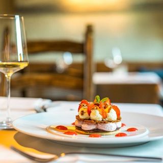 L'OPINIONE. Caro governo, ma quanto ci vuole a prendere d'esempio la Svizzera e stilare un protocollo da seguire per bar, ristoranti e negozi?