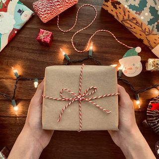 La generosità dei varesini: in coda per consegnare le "Scatole di Natale" per i bisognosi