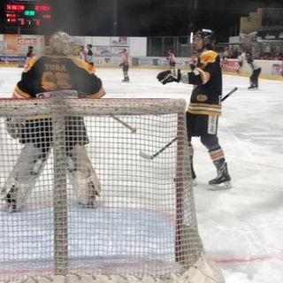 Schina ha appena aperto le danze con il gol dell'1-0 a Caldaro