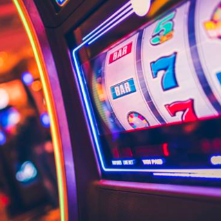 Come vincere alle slot machine: trucchi per migliorare le probabilità di vincita