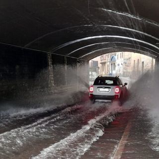 Bertoni: «Già caduti 83 millimetri di pioggia, supereremo i 100. Domattina ultime precipitazioni»
