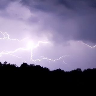 Rischio di temporali con vento forte e grandine: allerta gialla già attiva per il nord della provincia