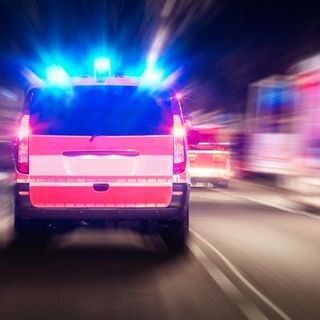 Varese, schianto nella notte in via Corridoni: due feriti