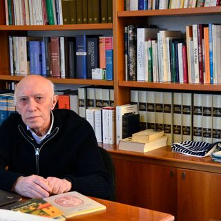 IL RICORDO. Cazzago piange Luigi Stadera, il "professore" del lago. «Avevi ancora tanto da dire e ricordare. Remando controcorrente»