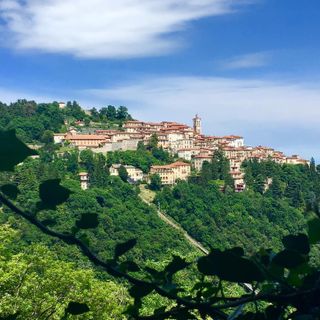 Sarà un Ferragosto di bel tempo (il Sacro Monte in una foto del nostro amico Giuseppe Marangon) Sarà un Ferragosto di bel tempo (il Sacro Monte in una foto del nostro amico Giuseppe Marangon)
