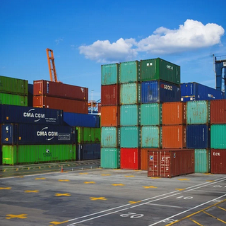 Nuovi gravi problemi per le aziende che operano nei trasporti. Intervista a Stefano Vergani Nuovi gravi problemi per le aziende che operano nei trasporti. Intervista a Stefano Vergani