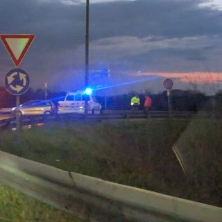 Code sulla Sp1 e strada chiusa alla rotonda per l'incidente stradale