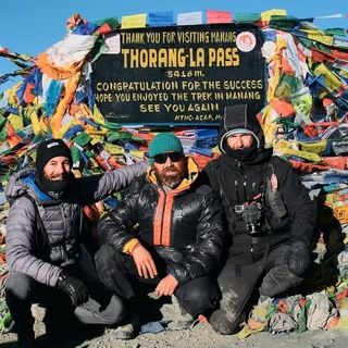 Giuseppe, Marco e Davide sulle vette delle montagna del Nepal raggiunte in bicicletta Giuseppe, Marco e Davide sulle vette delle montagna del Nepal raggiunte in bicicletta