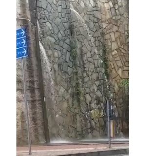 VIDEO. Cascate d’acqua dal muro dell’autostrada, il consigliere Esposito scrive ad Anas