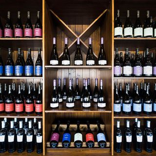 Ordinanza regionale anti Covid: salva la vendita di vino in Lombardia