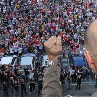 Vitucci e gli Indimenticabili, vincitori morali dello scudetto 2013, riempirono piazza Monte Grappa ricevendo un'accoglienza eroica