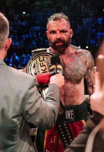 Immenso Alessio Sakara! Immenso Alessio Sakara!