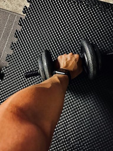 Esercizi per il petto: differenza tra pettorali alti e bassi e perché cambia la scelta dei push-up