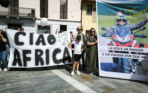 Le immagini del funerale di Omar Zin a Ferno