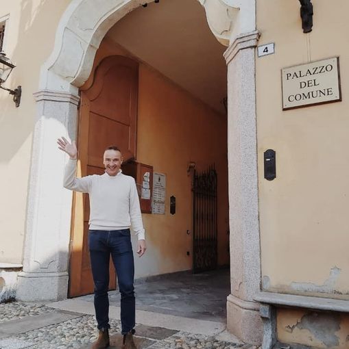 Marco Gaspari saluta i besozzesi Marco Gaspari saluta i besozzesi