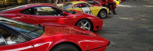 A Lavena Ponte Tresa rombano le Ferrari (foto generica d'archivio)